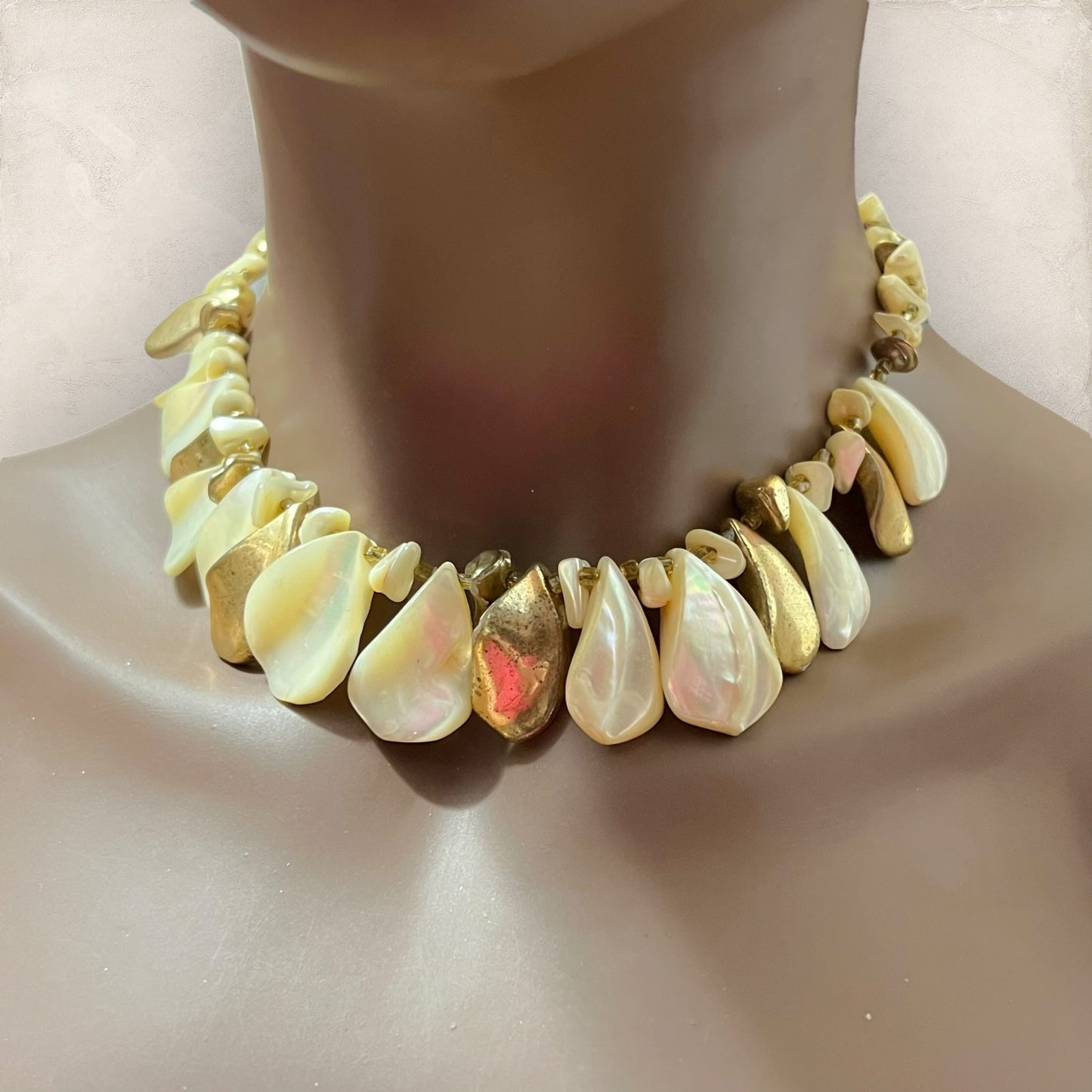 Vintage White & Gold Tone Mother of Pearl Choker Necklace