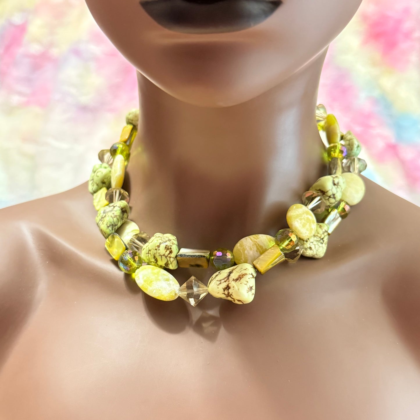 Spring Green Vintage Beaded Necklace with Magnesite & Serpentine