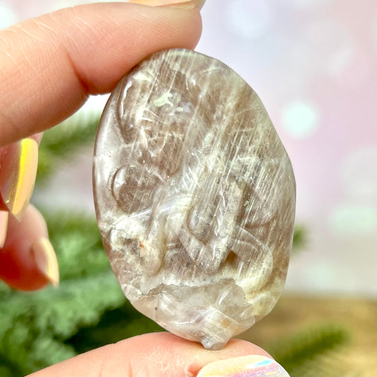 Angel Praying Belomorite Sunstone in Moonstone Carved Cabochon