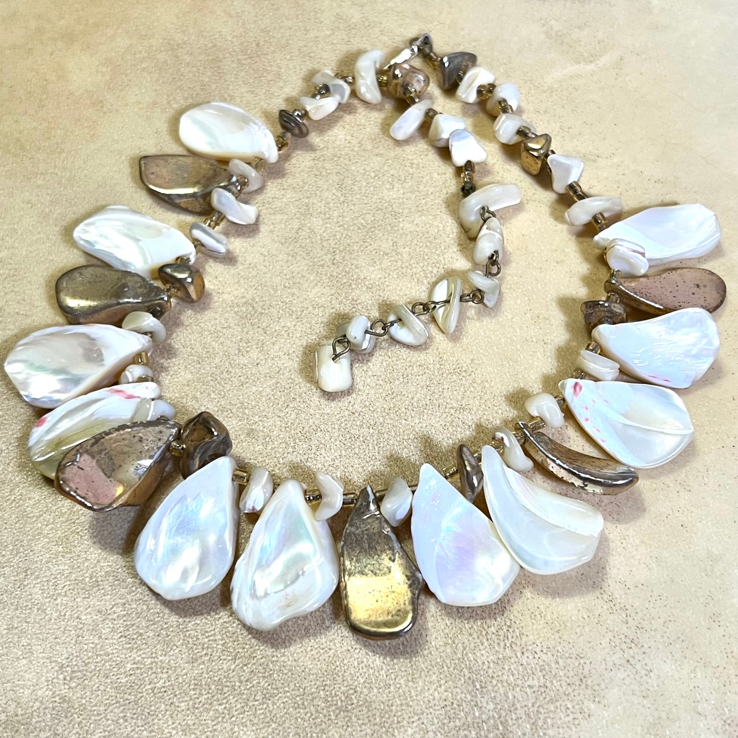 Vintage White & Gold Tone Mother of Pearl Choker Necklace