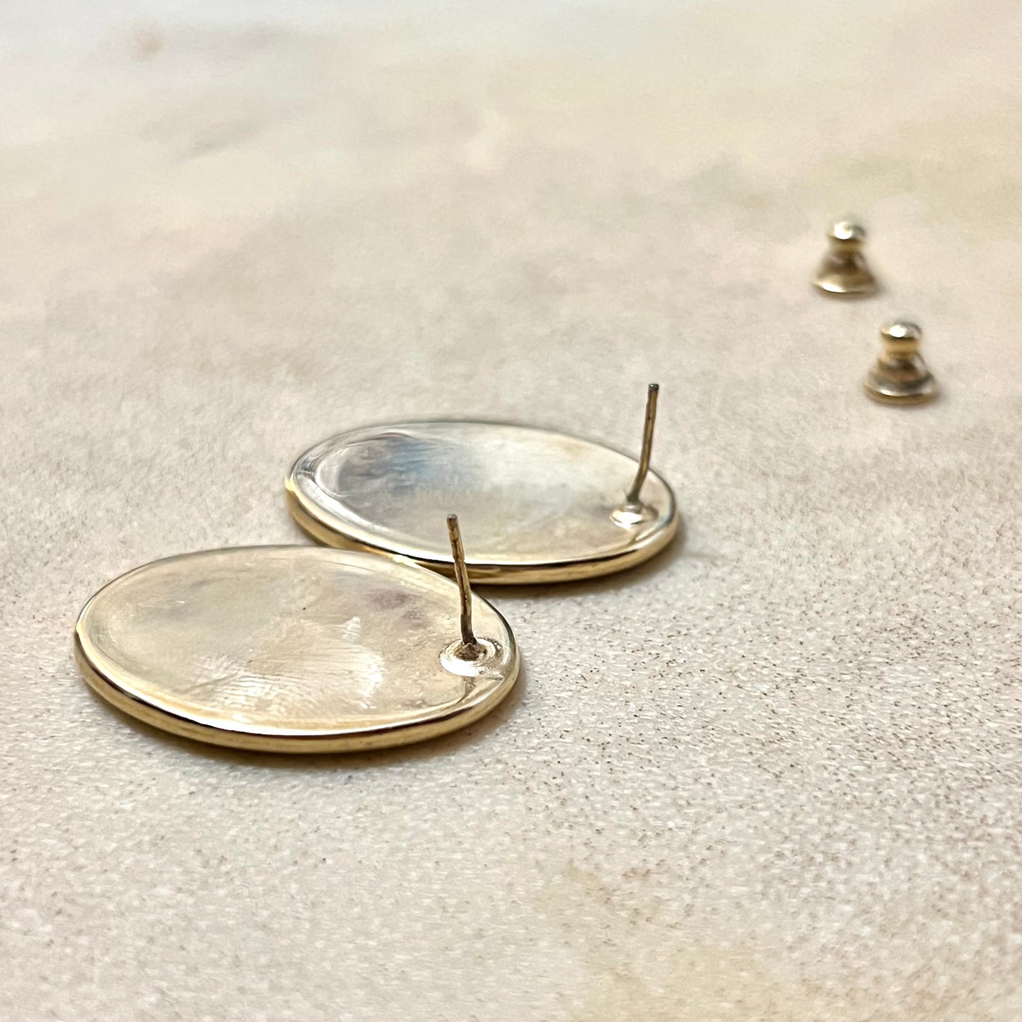 Gold Tone Vintage Oval Abalone Inlay Earrings