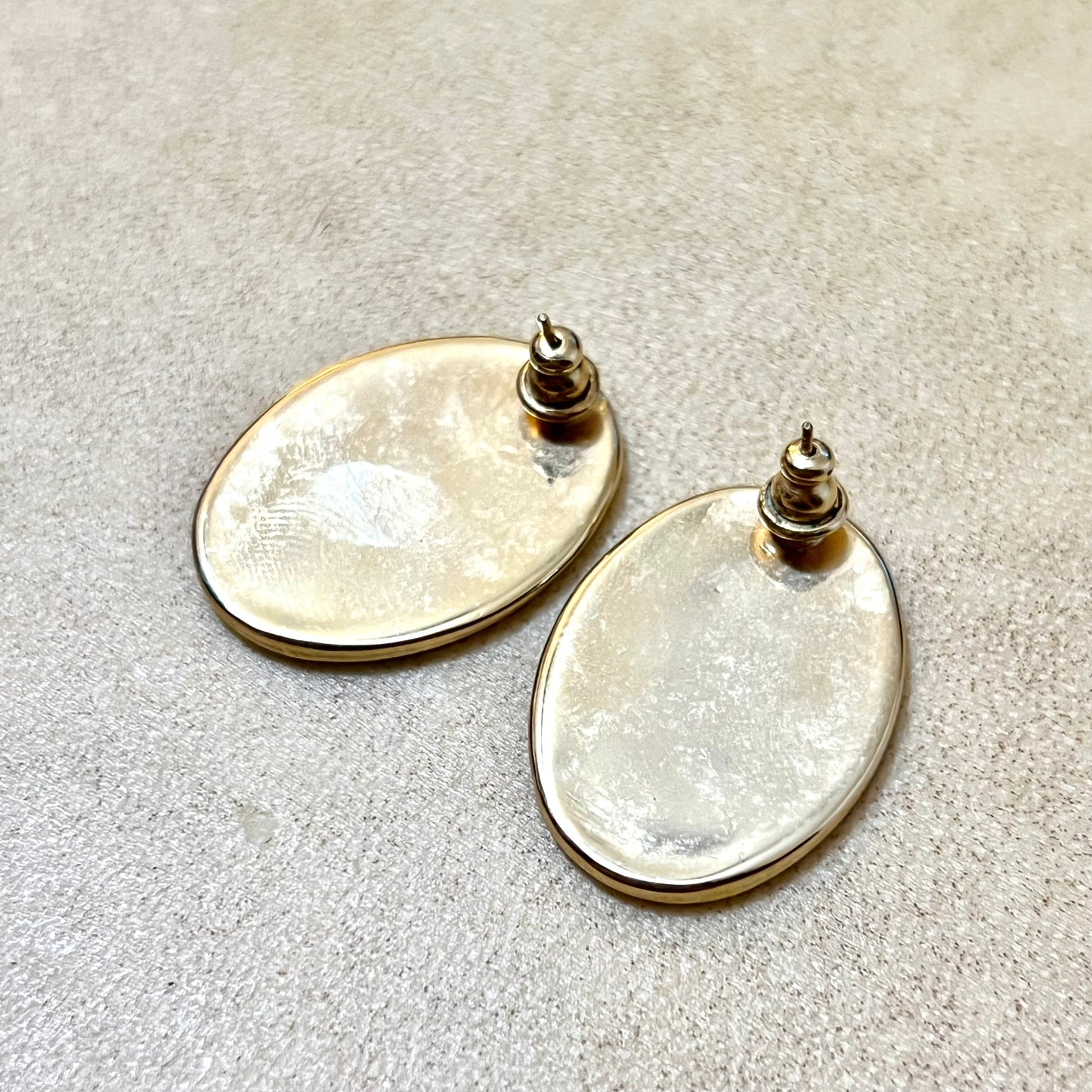 Gold Tone Vintage Oval Abalone Inlay Earrings