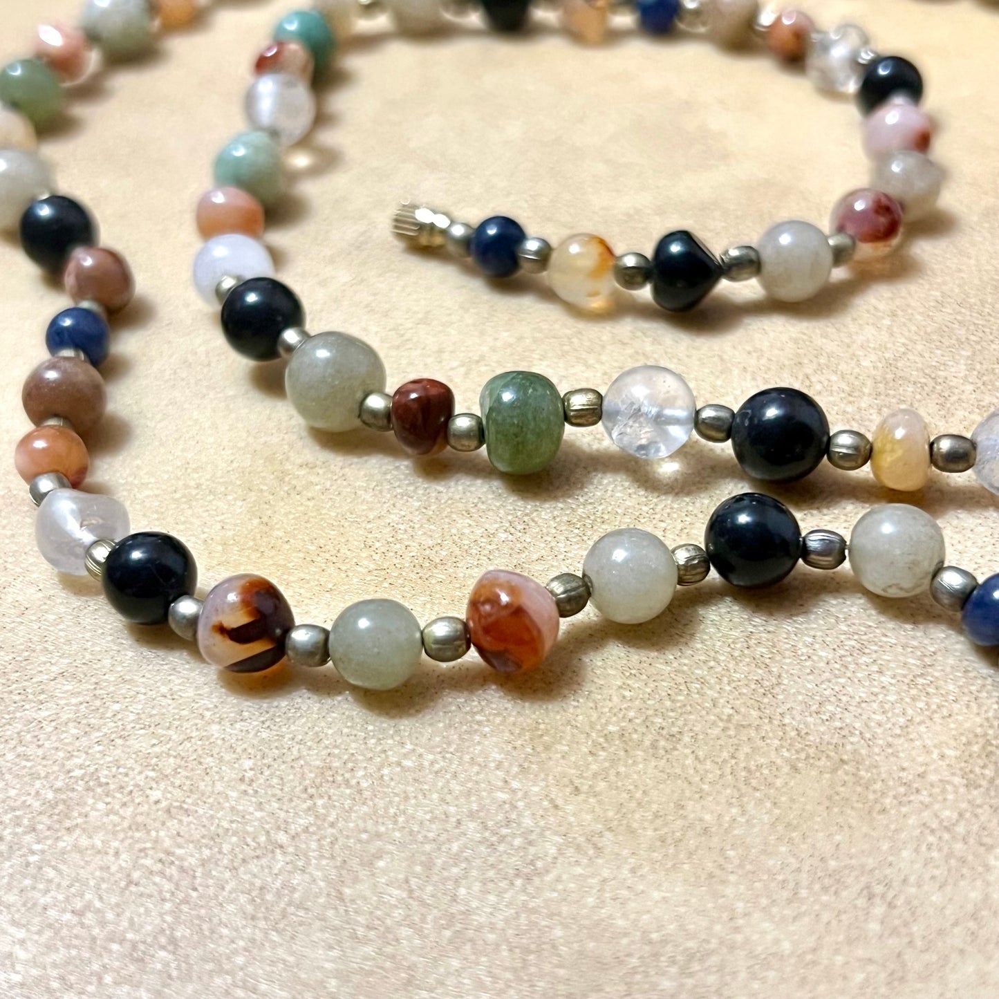1960s Vintage Beggars Beads Agate & Quartz Necklace