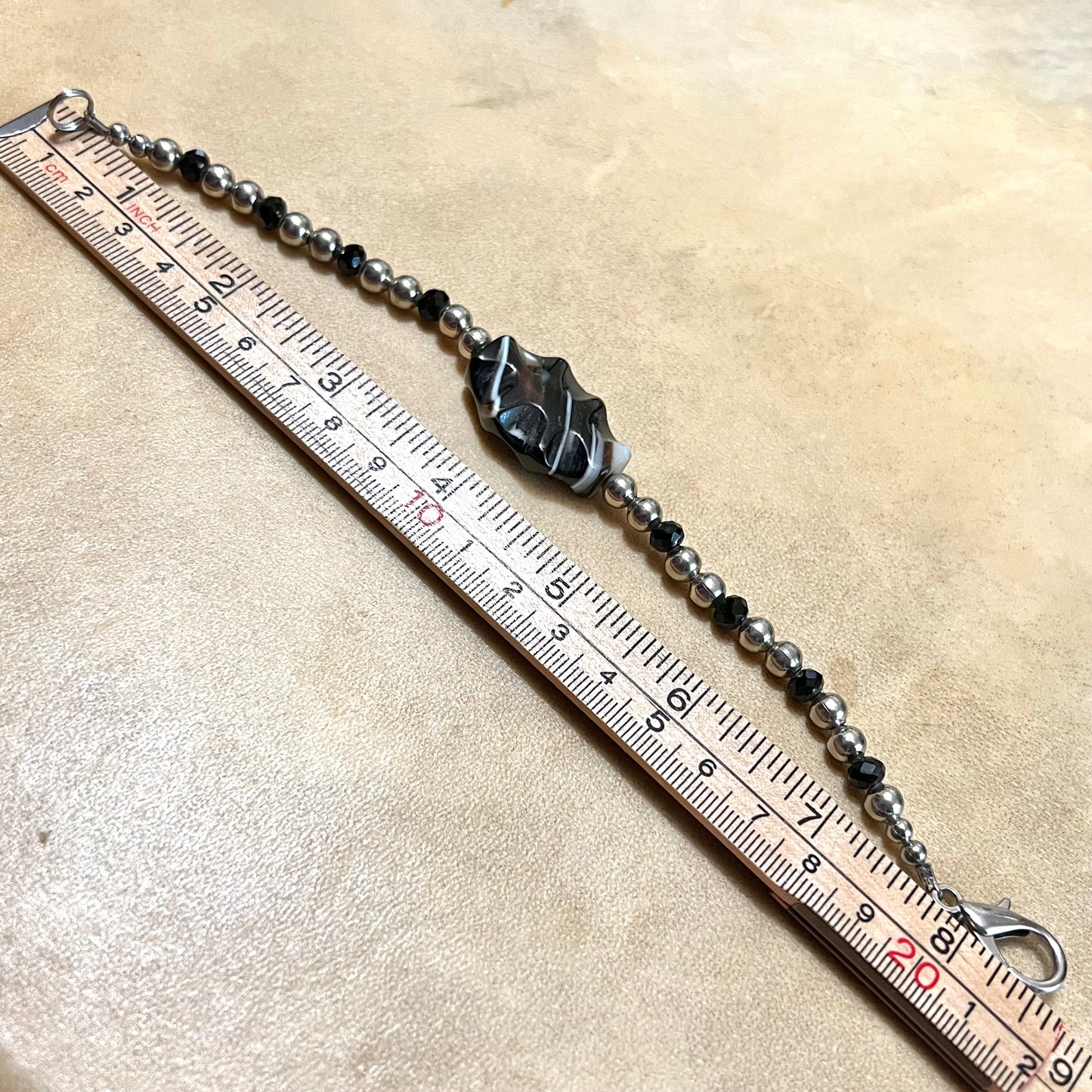 Black & White Agate Beaded Vintage Bracelet with Silver Tone Accents