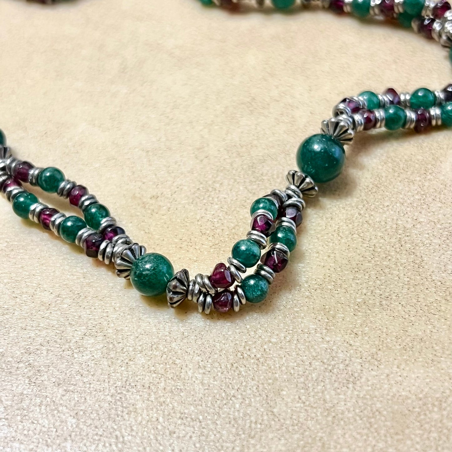 Green Aventurine & Garnet Vintage Beaded Choker Necklace
