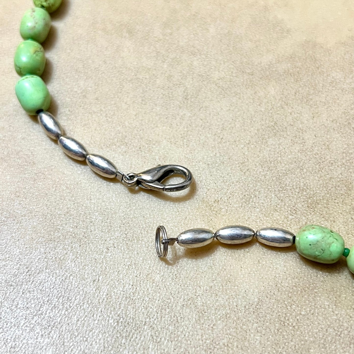 Spring Green Chunky Magnesite Beaded Necklace in Silver Tone - Vintage