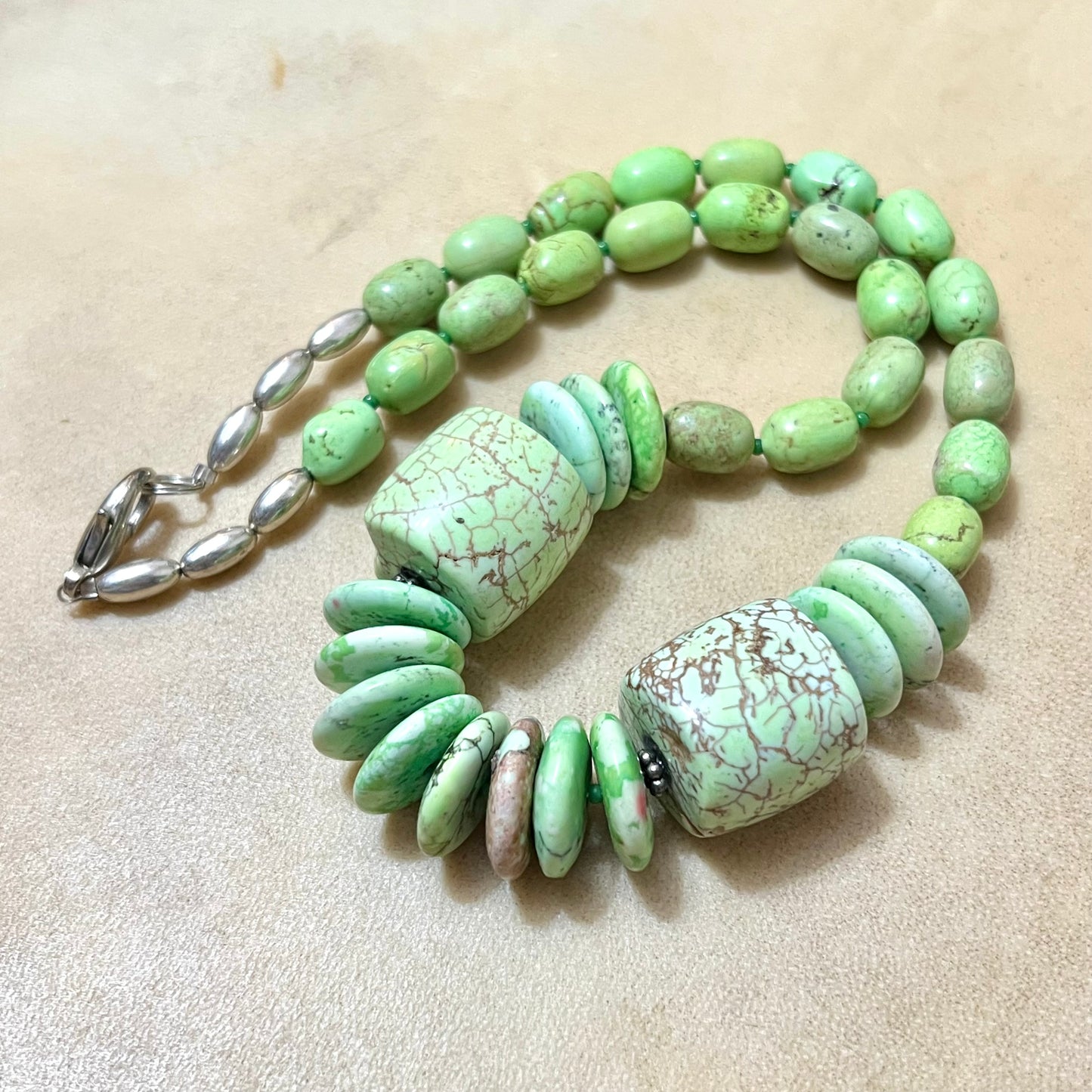 Spring Green Chunky Magnesite Beaded Necklace in Silver Tone - Vintage
