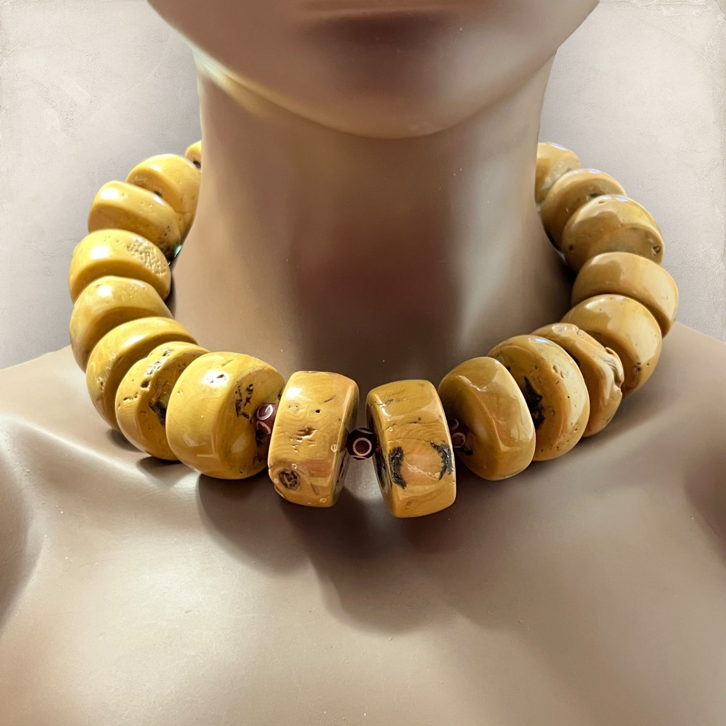 Epic Chunky Bamboo Coral Slice Choker Necklace - Vintage