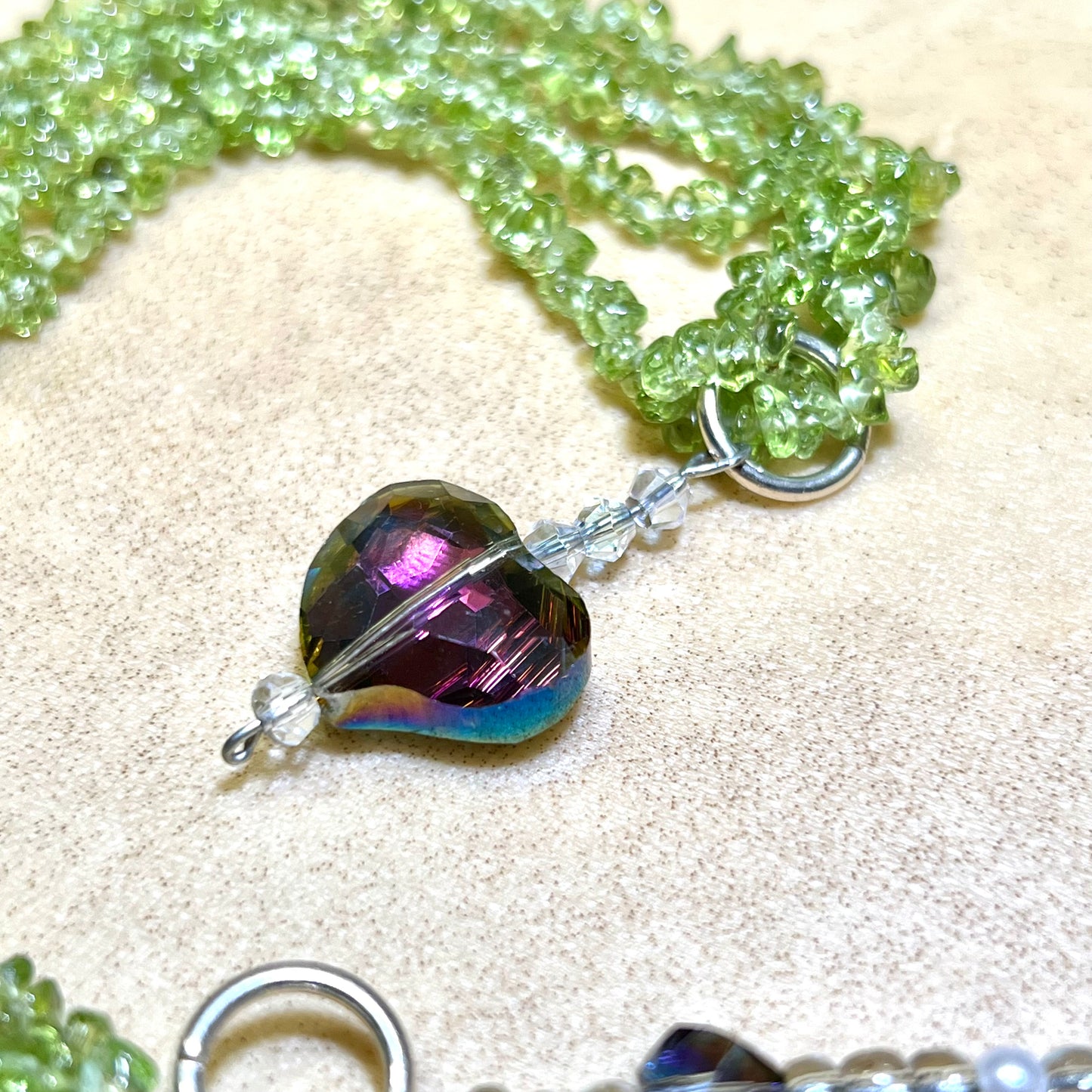 Peridot Crystal Chip & Faceted Glass Heart Vintage Necklace