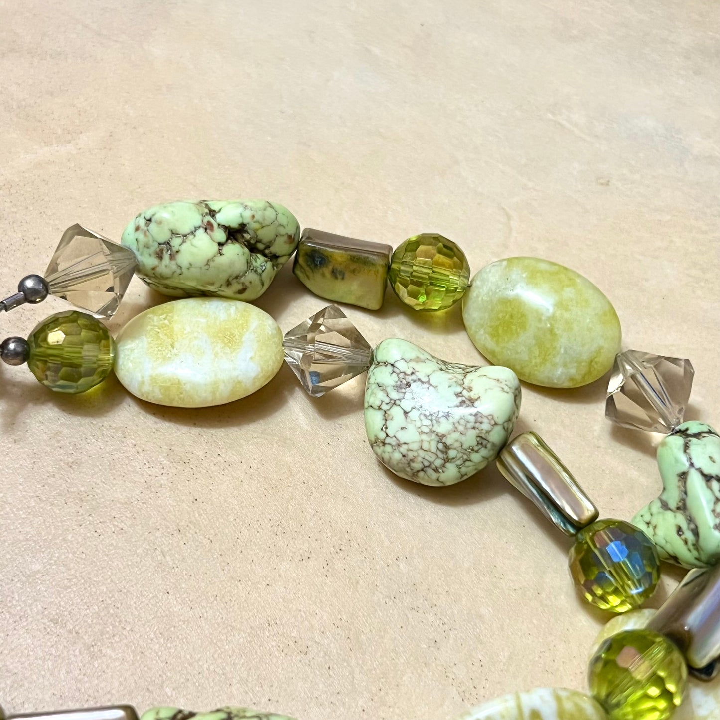 Spring Green Vintage Beaded Necklace with Magnesite & Serpentine