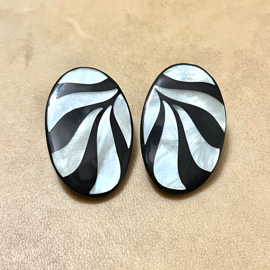 Mother of Pearl Black & White Swirl Vintage Earrings