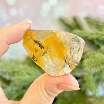 Golden Healer Quartz Tumble with Dendritic Inclusions