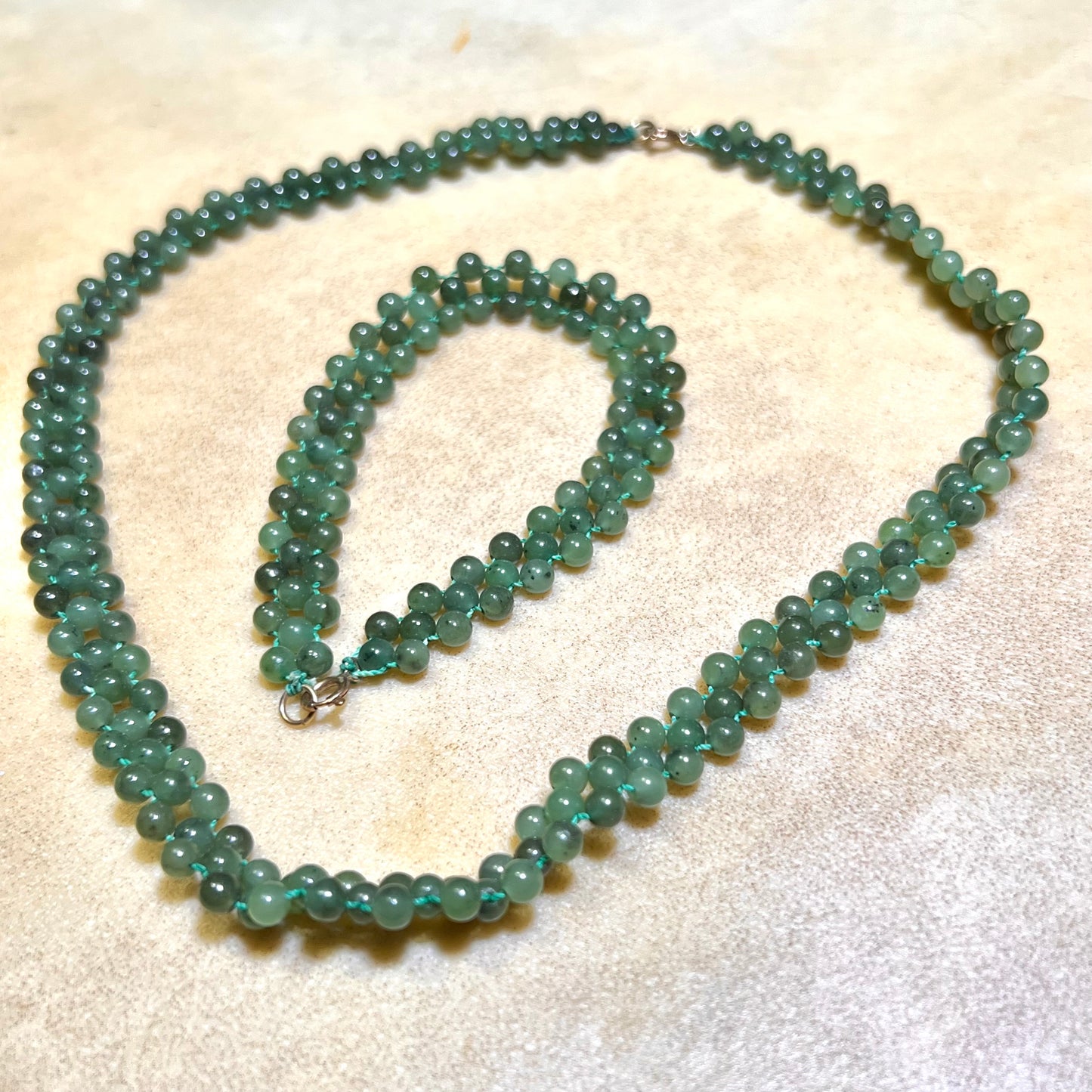 Green Jade Beaded Choker Necklace & Bracelet Vintage Jewelry Set