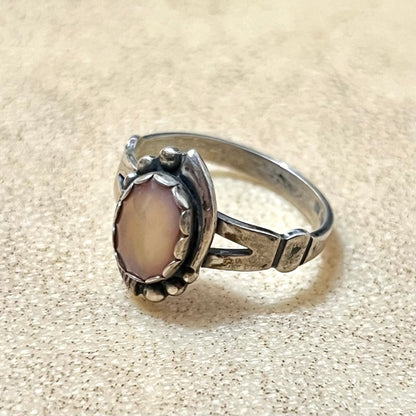 Mother of Pearl Peach Sterling Silver Ring, Vintage Native American Style Size 4.75
