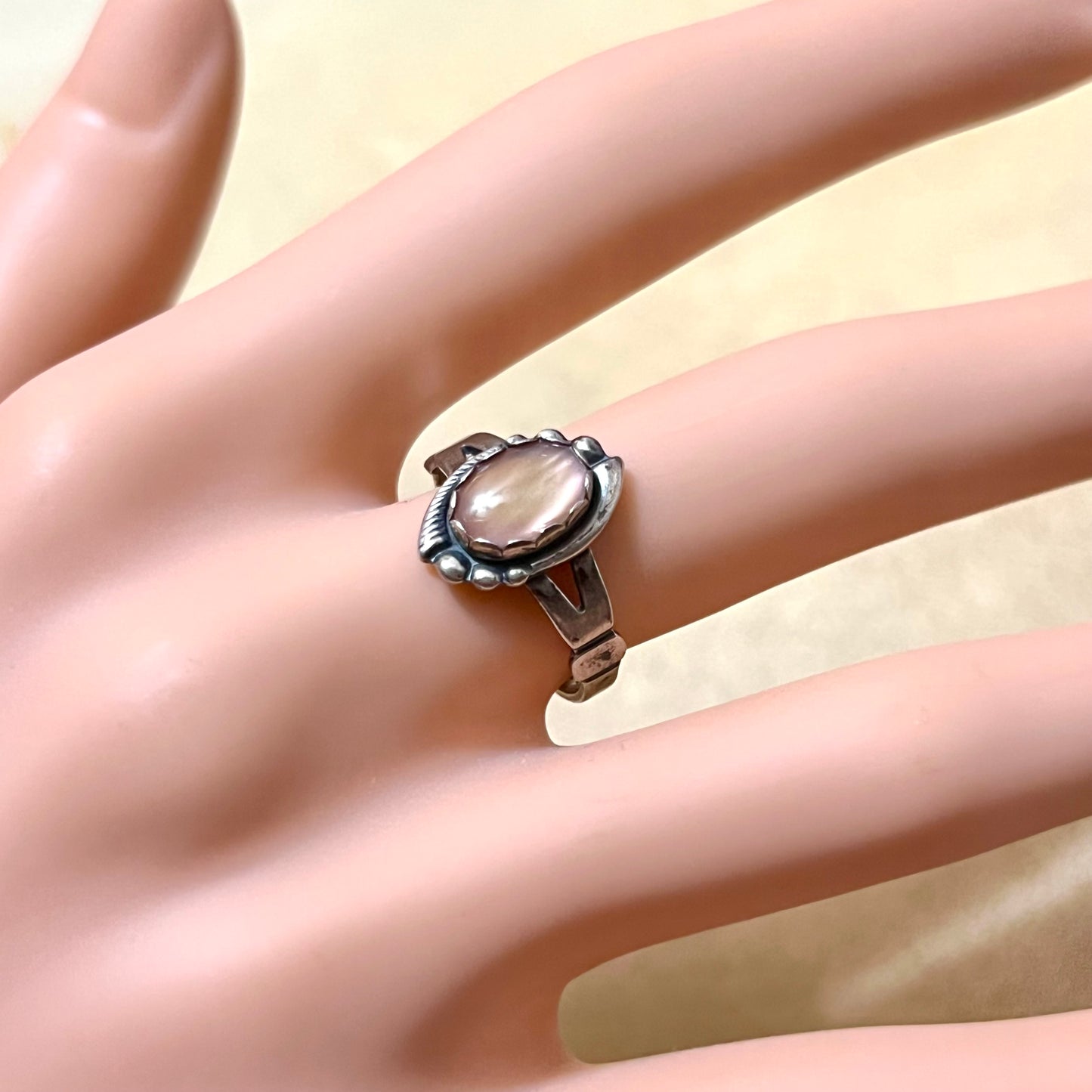 Mother of Pearl Peach Sterling Silver Ring, Vintage Native American Style Size 4.75