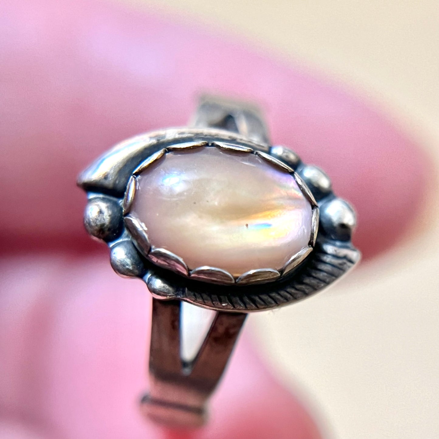 Mother of Pearl Peach Sterling Silver Ring, Vintage Native American Style Size 4.75